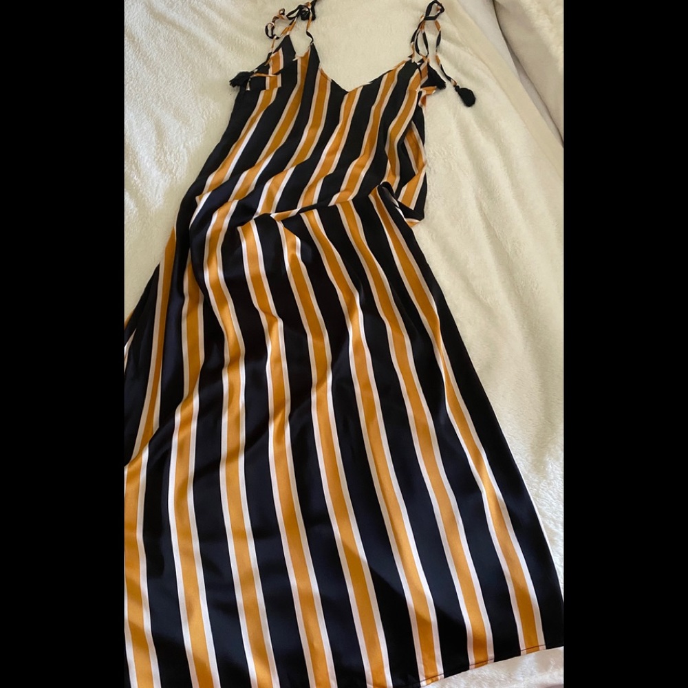 SALE 🎈Forever 21 long Silky Sundress
